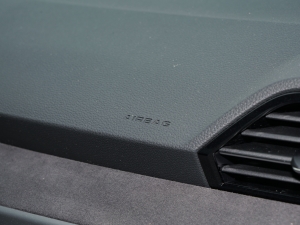 2023Ŀ 40 TFSI rЄӸ п؅^(q)