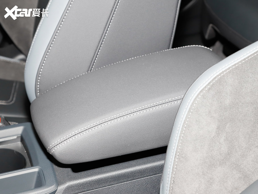 2023WQ3 Sportback 35 TFSI M(jn)ȡ(1.4T)