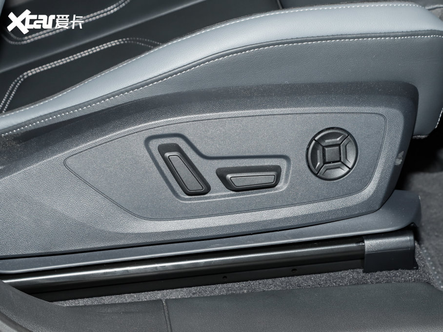 2023WQ3 Sportback 35 TFSI Mȡ(1.4T)