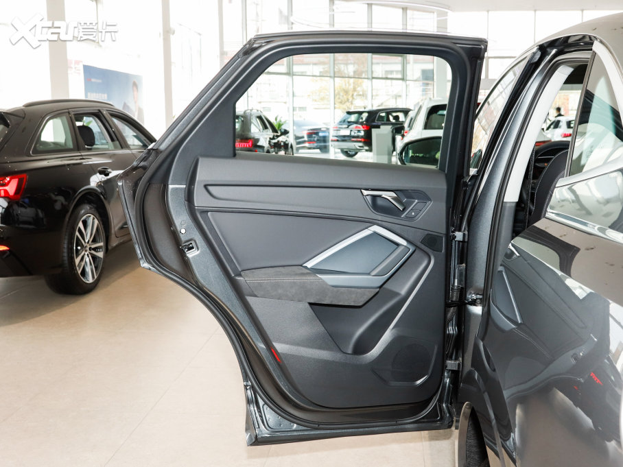 2023WQ3 Sportback 35 TFSI Mȡ(1.4T)