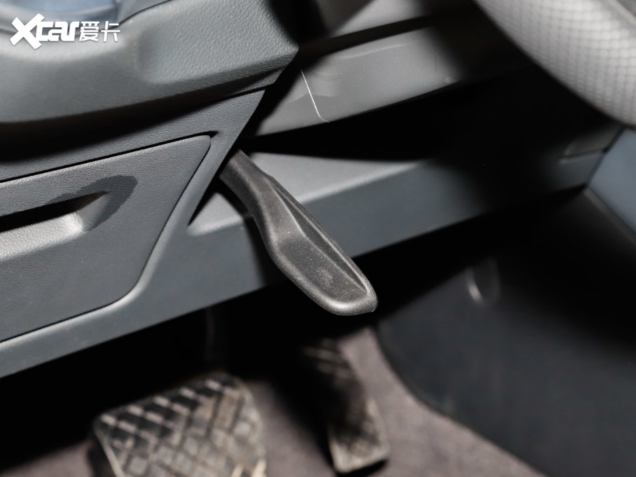 2023WQ3 Sportback 35 TFSI M(jn)ȡ(1.4T)