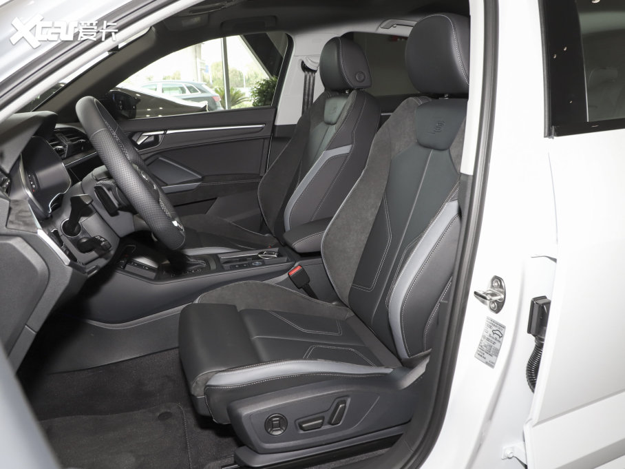 2023WQ3 Sportback 40 TFSI r