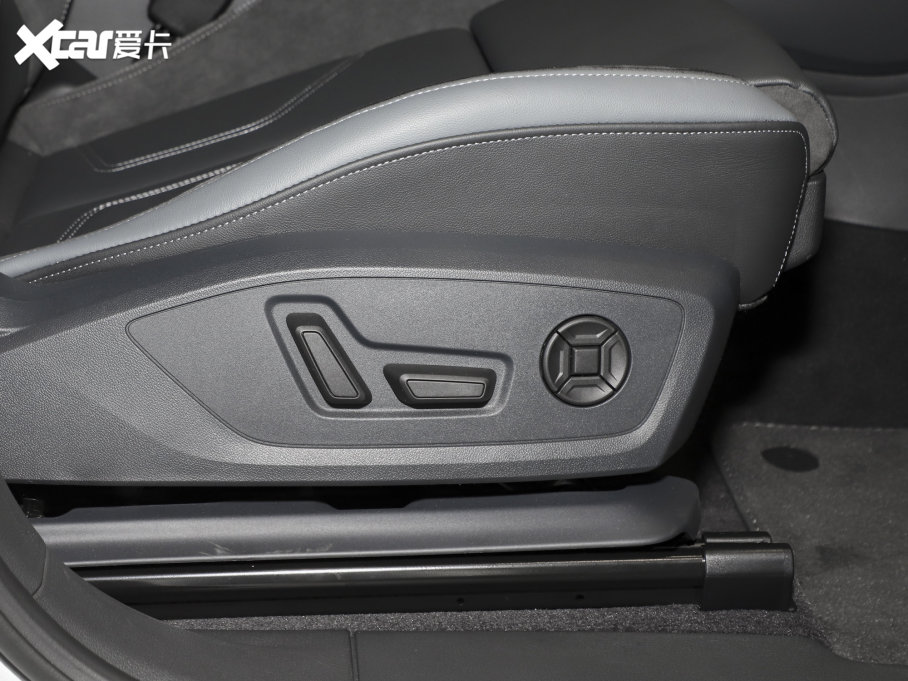 2023WQ3 Sportback 40 TFSI r