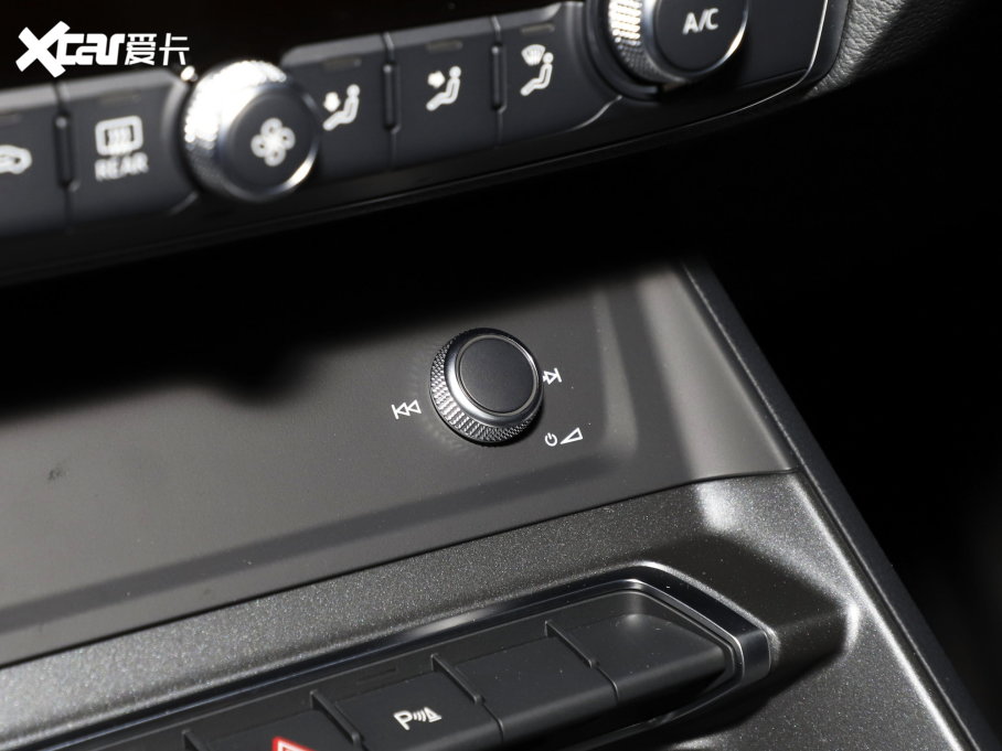 2023WQ3 Sportback 40 TFSI r