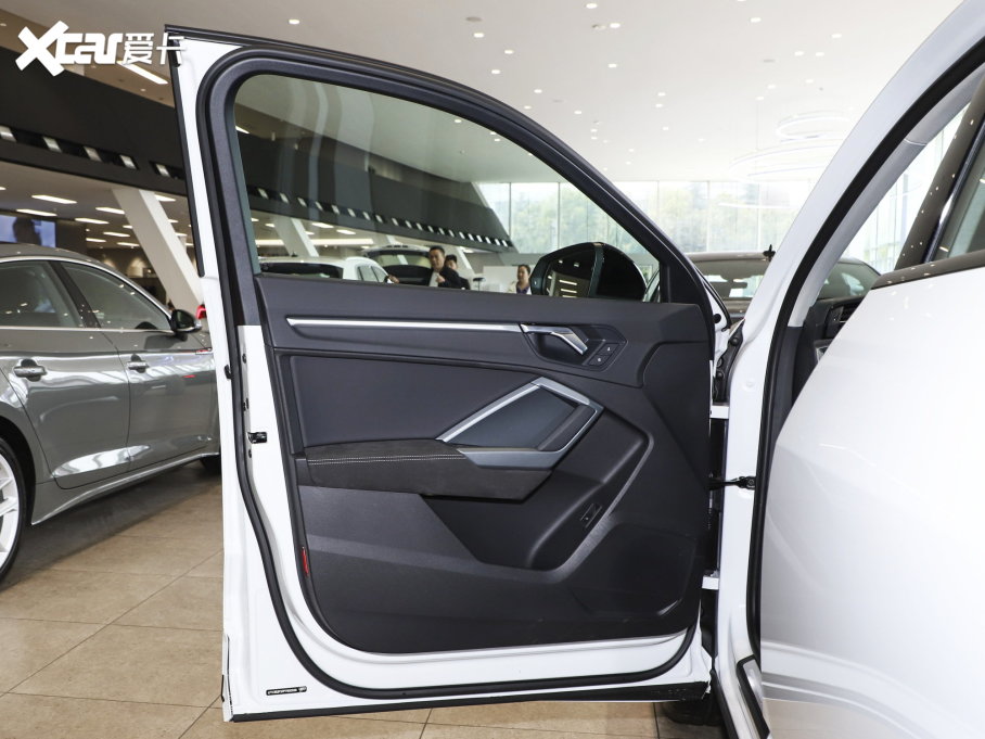 2023WQ3 Sportback 40 TFSI r