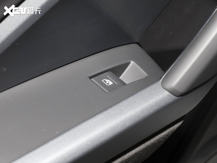 2023?yun)WQ3 Sportback 40 TFSI r(sh)