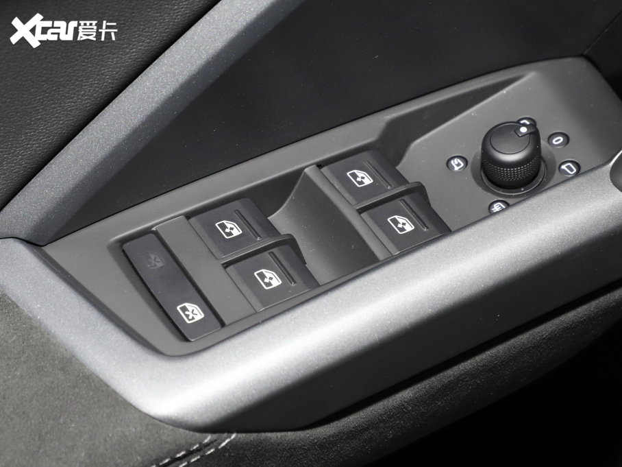 2023?yun)WQ3 Sportback 40 TFSI r(sh)