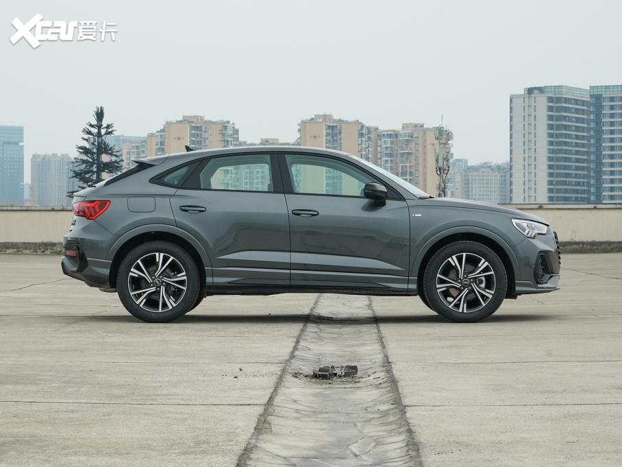 2023WQ3 Sportback Ŀ 40 TFSI r