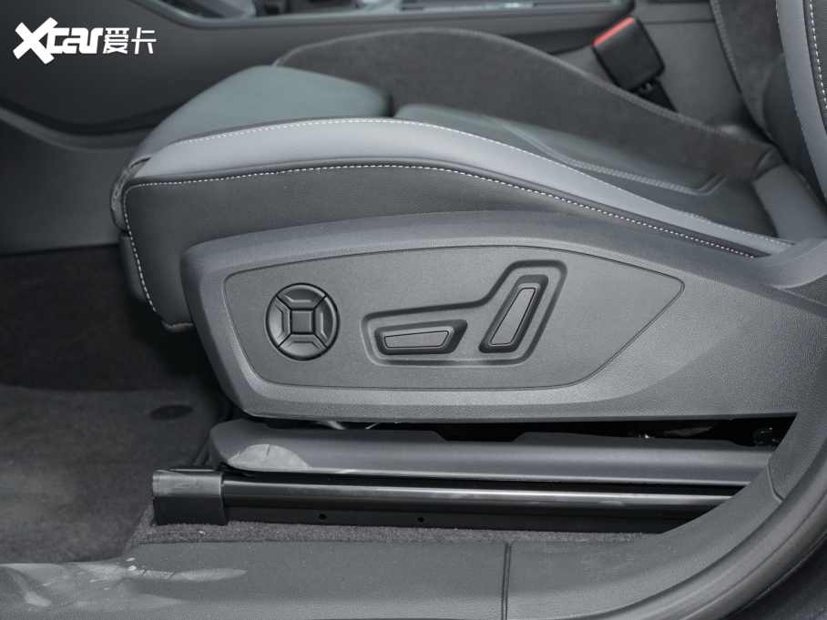 2023WQ3 Sportback Ŀ 40 TFSI r