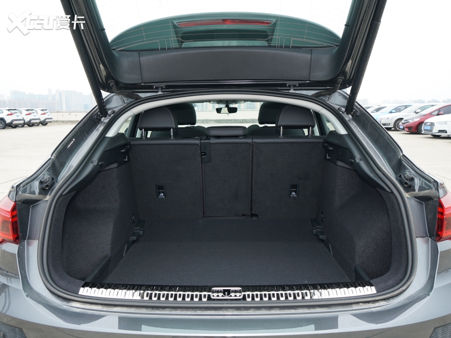 2023WQ3 Sportback Ŀ 40 TFSI r