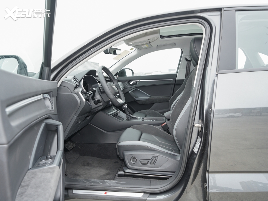 2023WQ3 Sportback Ŀ 40 TFSI r