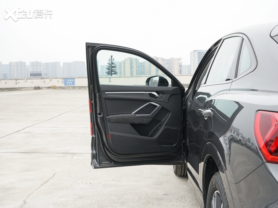 2023WQ3 Sportback Ŀ 40 TFSI r