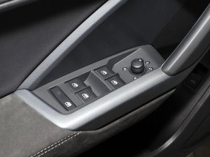 202340 TFSI r {܇ƅ^	