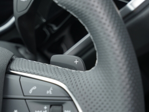 2023Ŀ 40 TFSI r п؅^