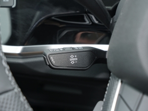 2023Ŀ 40 TFSI r п؅^