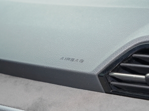 2023Ŀ 40 TFSI r п؅^