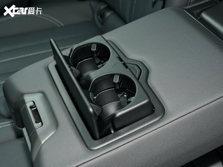 2023��W��Q5L 40T ���A������