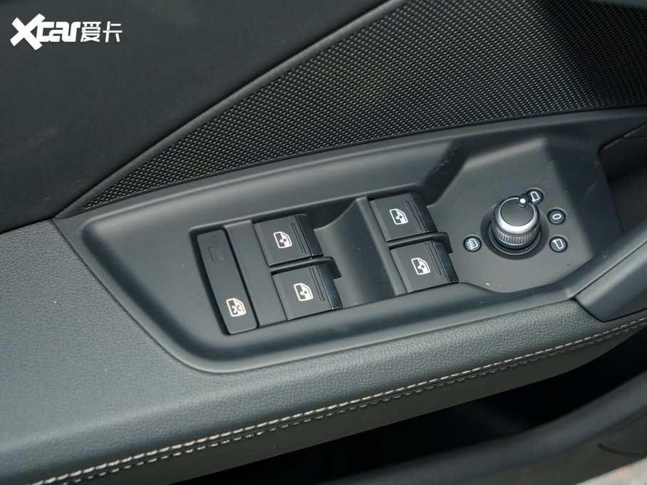 2023?yun)WA3 Limousine A3L Limousine 35 TFSI r(sh)\(yn)(dng)