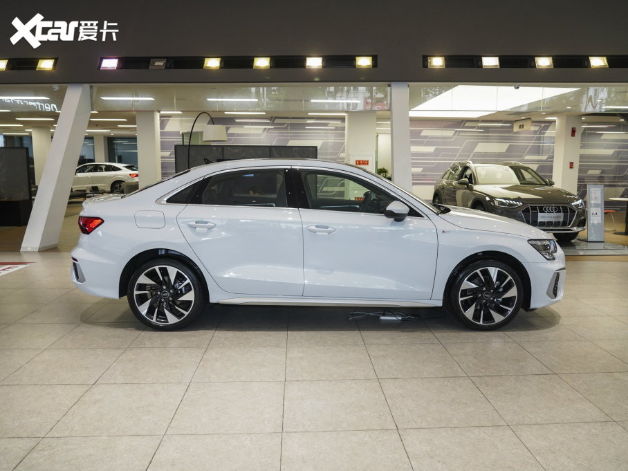 2023WA3 Limousine Ŀ A3L Limousine 35 TFSI r\