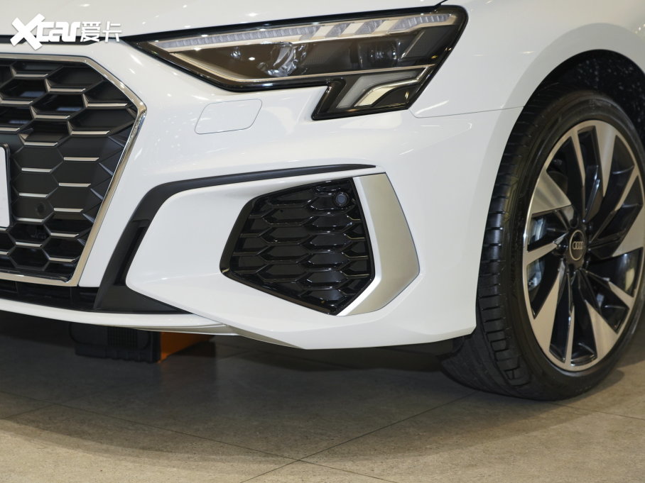 2023WA3 Limousine Ŀ A3L Limousine 35 TFSI r\