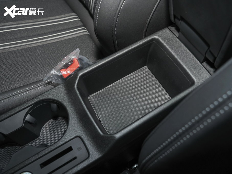 2023WA3 Limousine Ŀ A3L Limousine 35 TFSI r\