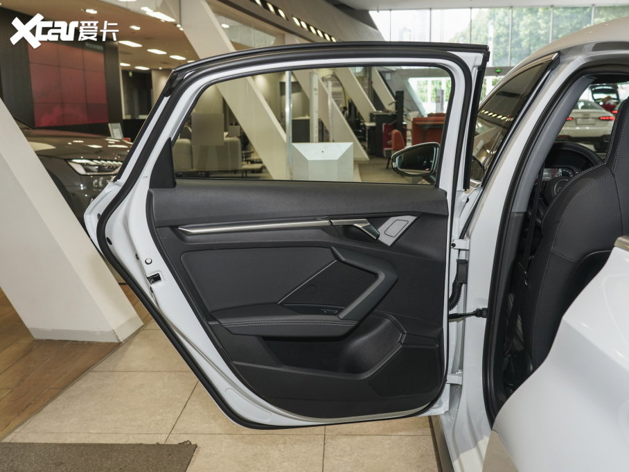 2023WA3 Limousine Ŀ A3L Limousine 35 TFSI r\