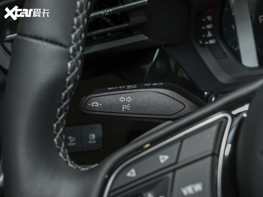 2023WA3 Limousine Ŀ A3L Limousine 35 TFSI r\