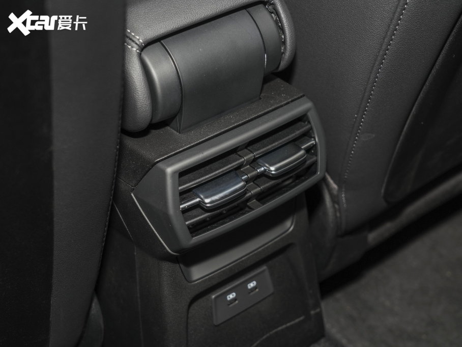 2023WA3 Limousine Ŀ A3L Limousine 35 TFSI r\