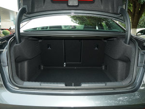 2023A3L Limousine 35 TFSI r g