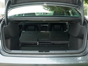 2023A3L Limousine 35 TFSI r g