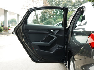 2023A(y)3L Limousine 35 TFSI r(sh) ܇T