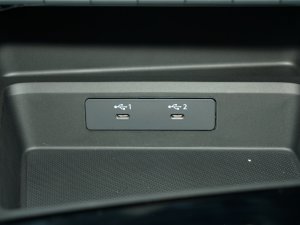 2023A3L Limousine 35 TFSI r п؅^(q)