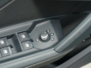 2023A3L Limousine 35 TFSI r п؅^(q)