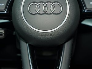 2023A3L Limousine 35 TFSI r п؅^(q)