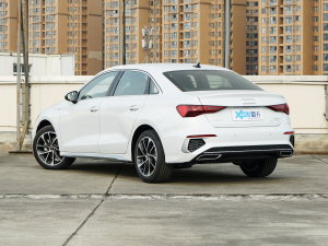 2023A3L Limousine 35 TFSI Mȡ\ 45