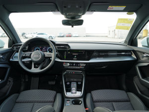 2023A3L Limousine 35 TFSI Mȡ\ ȫ