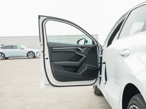 2023A(y)3L Limousine 35 TFSI A {λ܇T