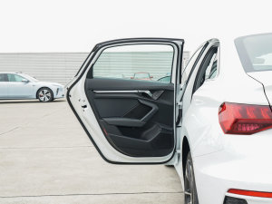 2023A(y)3L Limousine 35 TFSI A ܇T