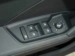 2023A3L Limousine 35 TFSI A {܇ƅ^	