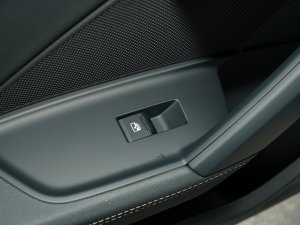 2023A(y)3L Limousine 35 TFSI r(sh)\(yn)(dng) ܇ƅ^(q)