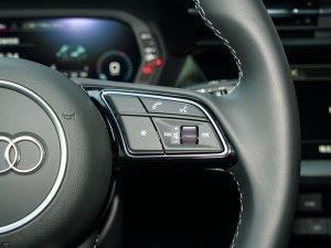 2023A3L Limousine 35 TFSI r\ п؅^