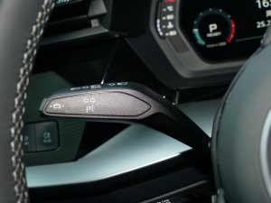 2023A3L Limousine 35 TFSI r\ п؅^