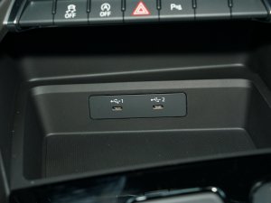 2023A3L Limousine 35 TFSI r\ п؅^