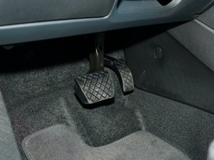 2023A3L Limousine 35 TFSI r\ п؅^