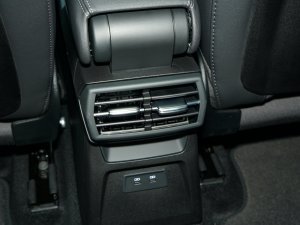 2023A3L Limousine 35 TFSI r\ п؅^