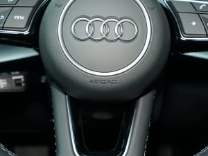 2023A3L Limousine 35 TFSI r\ п؅^