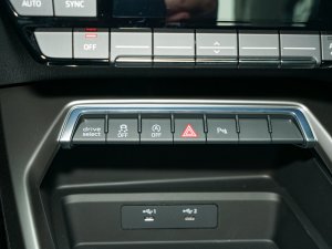 2023A(y)3L Limousine 35 TFSI A\ п؅^(q)