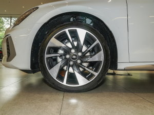 2023款改款 A3L Limousine 35 TFSI 时尚运动型 轮圈