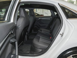 2023款改款 A3L Limousine 35 TFSI 时尚运动型 后排空间