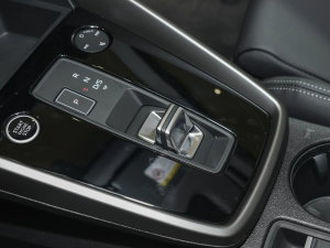 2023款改款 A3L Limousine 35 TFSI 时尚运动型 换挡杆
